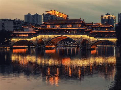 安顺桥是四川省会成都的一座桥梁跨过晋江廊桥内有一家比较大的餐厅高清图片下载-正版图片505929019-摄图网