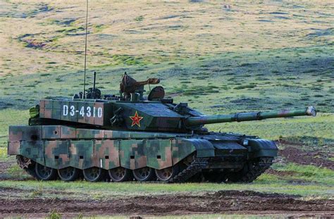 俄军T-90M坦克被1500美元火箭筒击毁！“挑战者2”来了照样被打爆