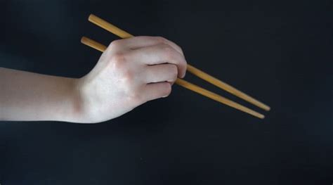 筷子为什么一头方一头圆？有什么样的民俗说法？_我国_文化_成是
