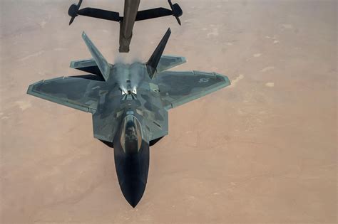 买得起还要用得起：美军花费70亿美元用于F-22战机维修