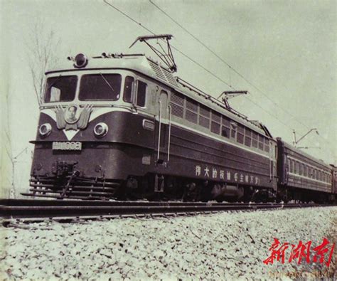 历史上的今天12月28日_1958年中国第一台国产电力机车：6Y1型电力机车在湖南湘潭出厂。