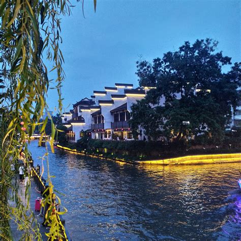 秦淮河上的美丽夜色图片免费下载_红动中国