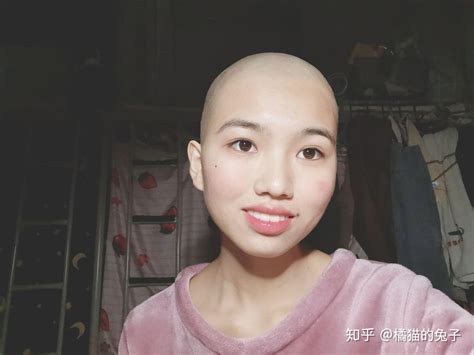 原来女子剃光头可以这么美 女子光头图片集(2)_中国长发