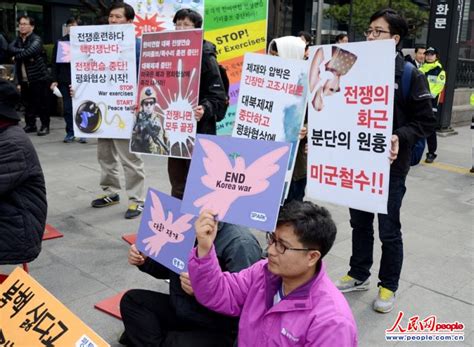 组图：韩国爆发反对韩美联合军演示威活动【3】--国际--人民网