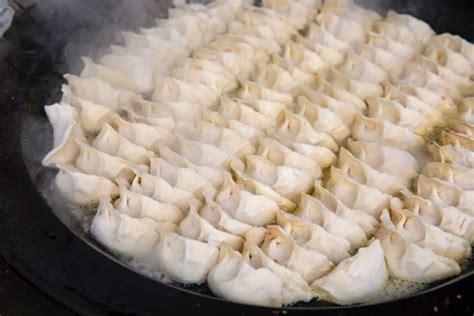 Qingdao fried dumplings (青岛锅贴/Qingdao Guo Tie)