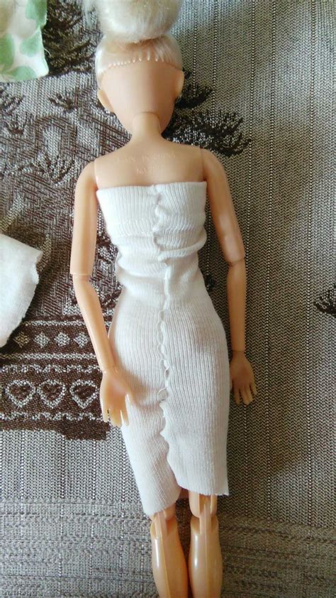 手工布艺最简单的娃娃衣服制作 6分BJD小裙子制作步骤╭★肉丁网