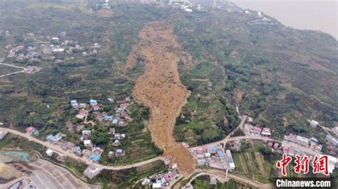 四川茂县山体垮塌原因查明 已确认120余人被埋_手机凤凰网