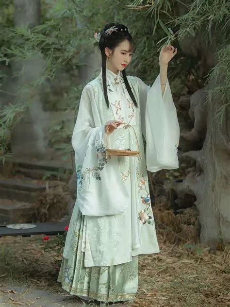 汉服的特点：详细汉服介绍 - 简介 - 爱汉服