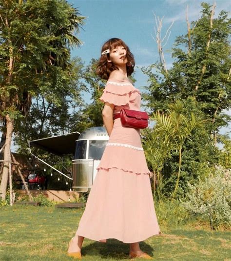 长沙街拍：多彩的夏季裙装，让你感受时尚与活力的交融_龙翼神风新闻网