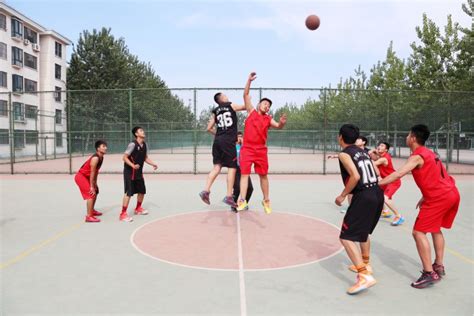 齐鲁理工学院篮球队与曲阜远东职业技术学院篮球队举行友谊赛 ...