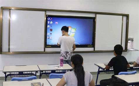 教学触摸一体机和智慧黑板的优缺点_Lighton（来同）品牌