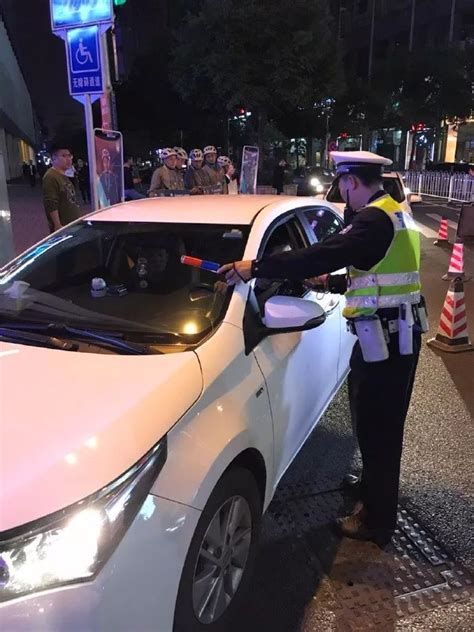 广州车主注意！交警本月严查酒驾已有千车被查 这11个路段特别严|酒驾|查处|红包_新浪新闻