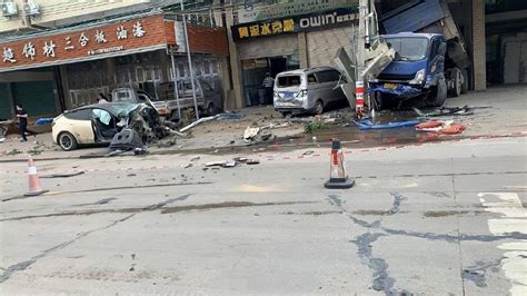 两死两伤，特斯拉再曝重大交通事故，家属发声：“车辆失控”！_搜狐汽车_搜狐网