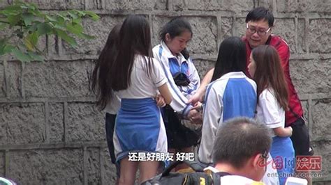 辰溪警方：一中学初一女生被两名初二女生殴打，正调查_凤凰网视频_凤凰网