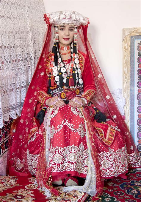 印度婚嫁按等级区分，网红“颜料女孩”与阿米尔·汗在哪个等级？__财经头条