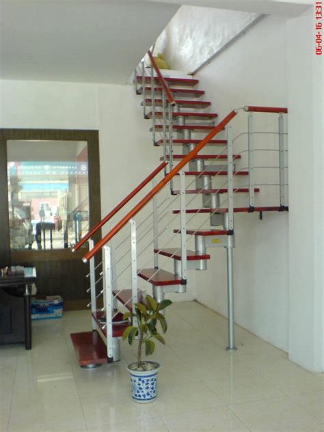 大型钢结构楼梯 双钢管工程楼梯 双梁玻璃楼梯 复式家用楼梯-阿里巴巴