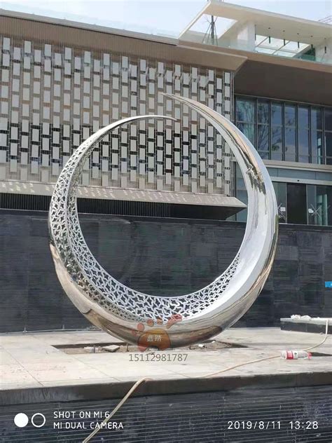 玻璃钢鲸鱼雕塑通体发光美轮美奂-玻璃钢雕塑厂