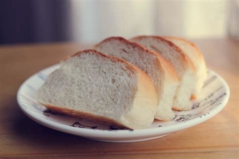 【蜂蜜白面包的做法步骤图，蜂蜜白面包怎么做好吃】默默的手作面包_下厨房