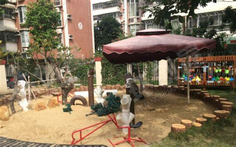 幼儿园户外玩沙区沙上建构图片7张_环创屋
