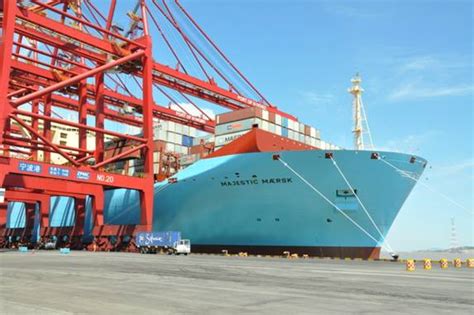中华航运网 - 全球最大集装箱船首航宁波港