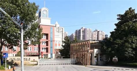 上海静安区教育学院附属学校