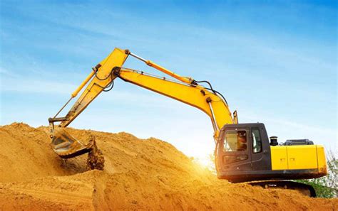 使用挖掘机挖土需要注意什么_济南市莱芜鲁中挖掘机培训学校