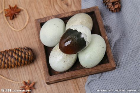 松花蛋怎么制作 松花蛋的家常做法_大众健康网