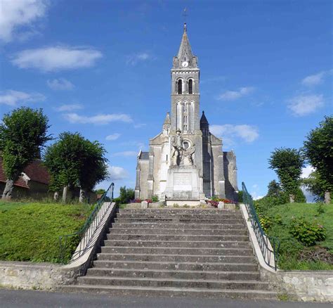 Photo à Céré-la-Ronde (37460) : Montpoupon et son château - Céré-la ...