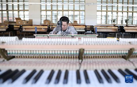 钢琴产量占全国七分之一 浙北小镇洛舍从“造钢琴”迈向“做文化、打品牌”_新民社会_新民网