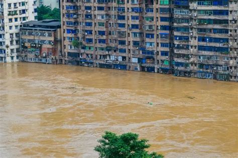 重庆：洪水淹没朝天门码头门洞_新浪图片