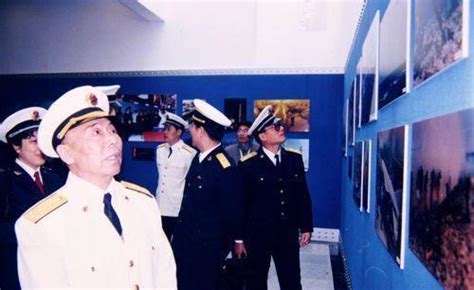 1988年授衔，为何海军政委比司令高|张连忠|李耀文|政委_新浪新闻