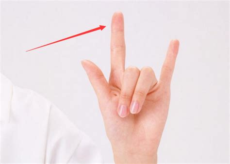 杵状指与正常手指对比，发现早期肺癌症状一个很简单的方法-癌症肿瘤-114挂号网