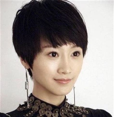 高额头长圆脸适合短发吗圆脸额头高的女生适合什么短发2022已更新今日
