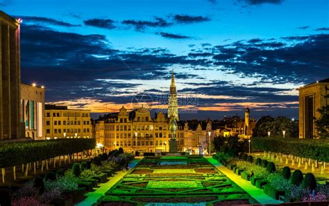 城市景观欧洲布鲁塞尔市风景来自比利时黄昏的艺术山美丽高清图片下载-正版图片307698392-摄图网
