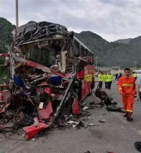 西汉高速特大交通事故，致36死13伤!