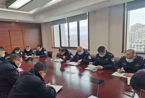 江海波组织警务监督处民警学习相关会议精神