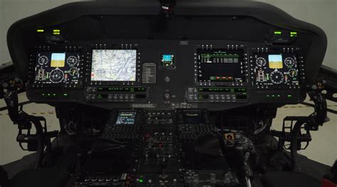 最新一代黑鹰直升机UH-60V完成首飞，座舱实现现代化大升级|黑鹰直升机|美国陆军|座舱_新浪新闻