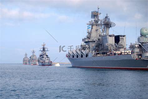 俄罗斯的军舰是在塞瓦斯托波尔湾，乌克兰，克里米亚高清摄影大图-千库网