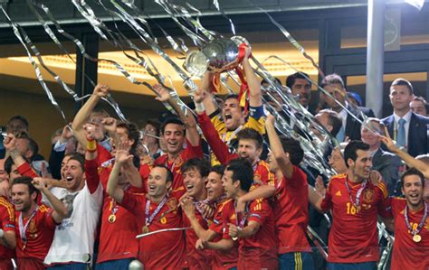 2012年欧洲杯：西班牙蝉联冠军(高清组图)_凤凰网资讯_凤凰网