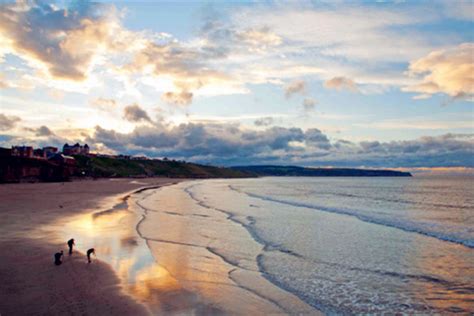 英国诺森伯兰郡班堡海滩景色迷人 提供开阔视野-搜狐大视野-搜狐新闻