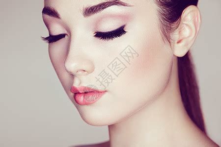 漂亮的女人脸完美的妆容美容时尚睫毛嘴唇化妆品眼影高清图片下载-正版图片300641511-摄图网