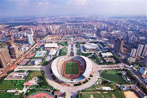 天河体育中心，广州最大的体育场！