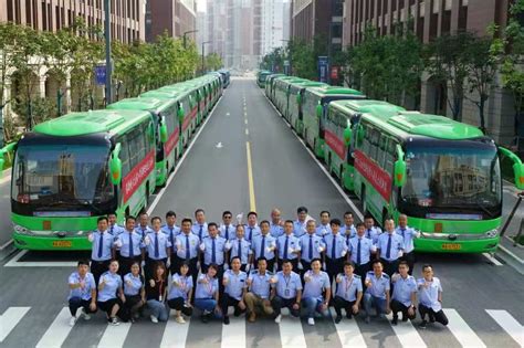 上港坐上新大巴车出征超级杯，全运最佳射手官宣离队 - 周到上海
