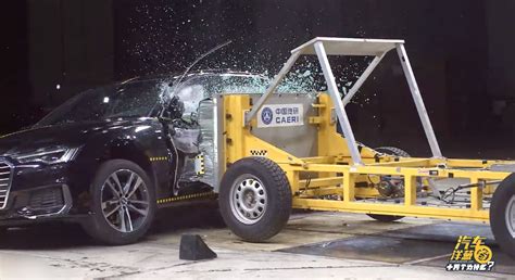 2017款奥迪A4安全碰撞测试25%正面偏置碰撞_易车