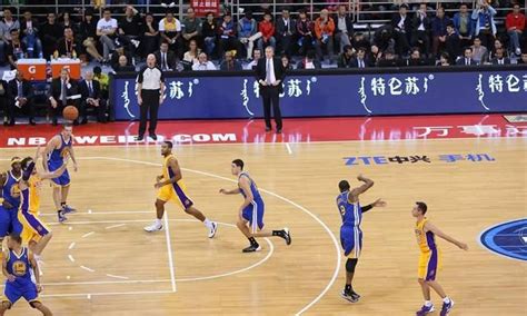 篮球的基本规则和打法有哪些|篮球|打法|规则_新浪新闻