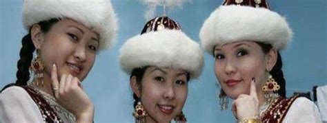最美哈萨克族少女，北京798拍照引围观！