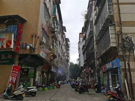 云南河口越南街，中国有一个“越南街”（不夜之城就在中越风情街）_犇涌向乾