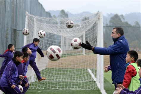 恒大和富力的足球学校如何玩转中国的足球青训？ | 2016中国足球高峰论坛 - 禹唐体育|打造体育营销第一平台