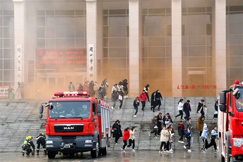 周口博物馆突发“大火” 来看消防的“大型实景演出”-大河报网