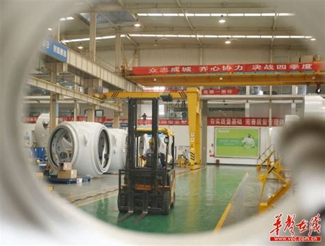 湘潭改造传统产业 上半年产值增速跃居全省第二 - 产业升级优化 - 湘江北去 - 华声在线专题